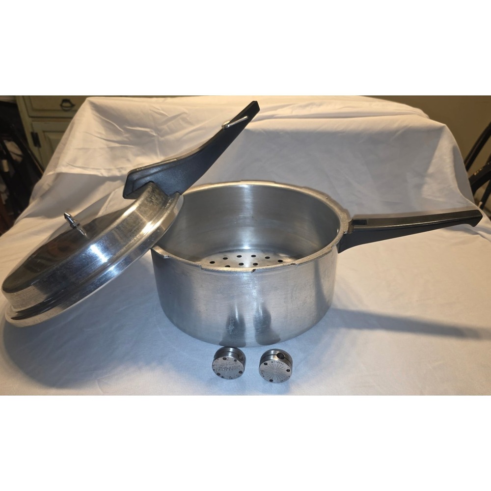 VINTAGE MIRRO- MATIC 6 QUART ALUMINUM PRESSURE COOKER M-0596